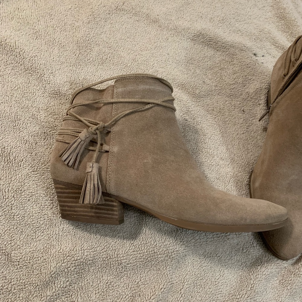 Vince Camuto ankle boots 👢